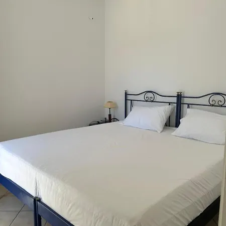 Ifestia House דירה