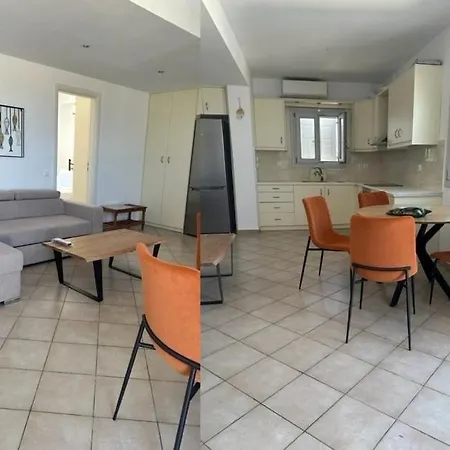 Ifestia House * 아이아파라셰비