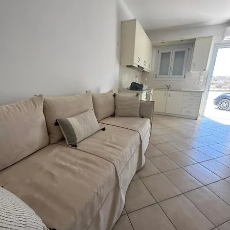 Ifestia House * 아이아파라셰비
